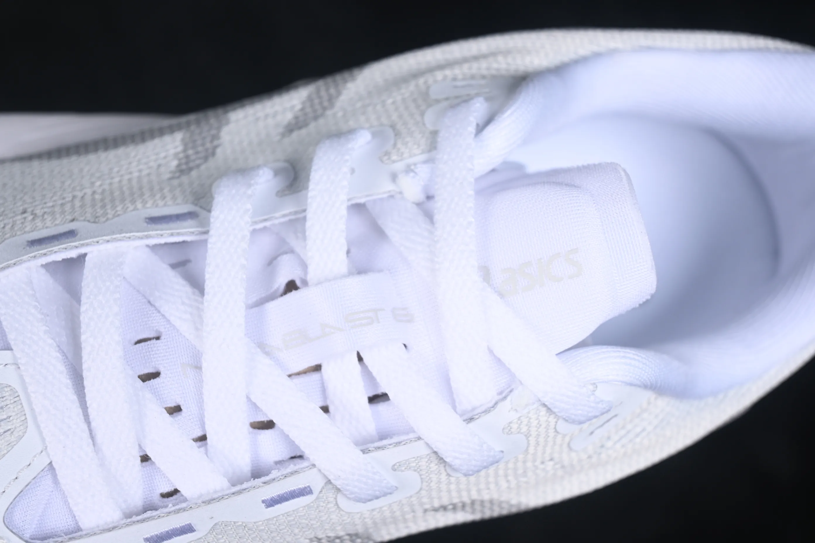 All categories Asics Asics series Asics Novablast 6 Asics Novablast 6 Asics retro breathable casual shoes cushioning men's wear-resistant running shoes 1012C008-100